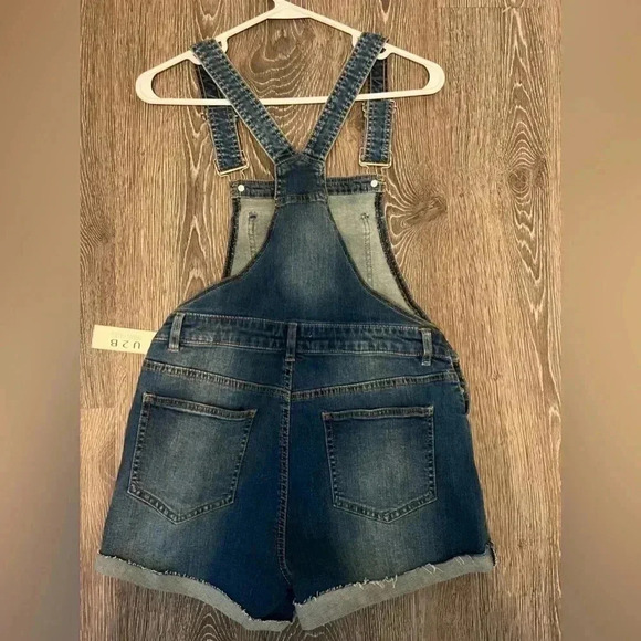U2B Urban basics woman’s jean shortalls. NWT. Size Medium - Picture 2 of 4
